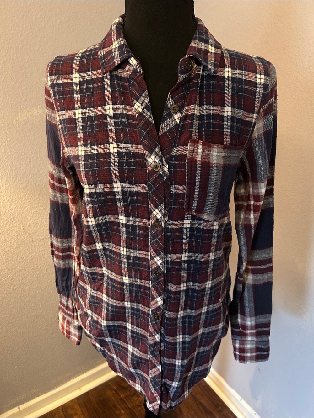Full Tilt Women Plaid Button Down Flannel Shirt Navy Burgundy Size Small